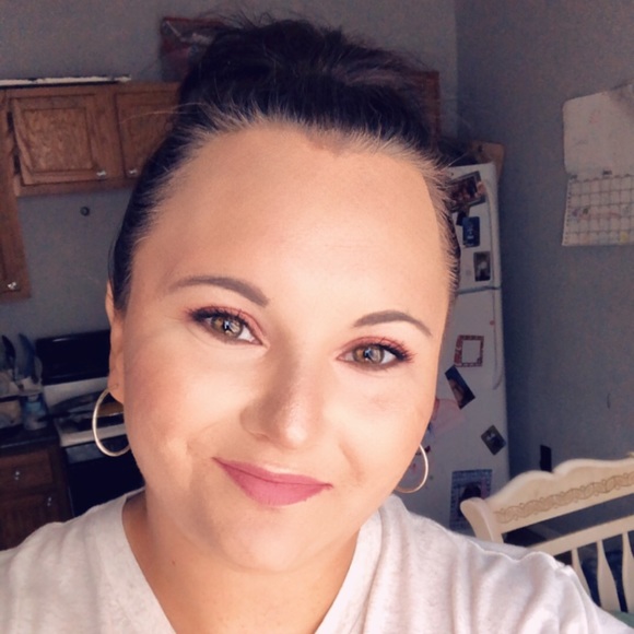 Meet your Posher, Brittany - Picture 4 of 4